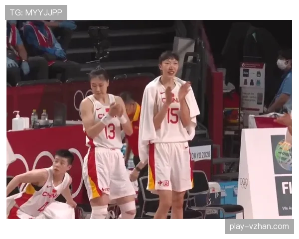 刷到杨力维逛街那条,随手掏出的那张卡把我打懵了 刷到杨力维逛街那条,随手掏出的那张卡把我打懵了